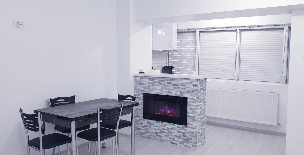 White Apartament, Брэила Экстерьер фото